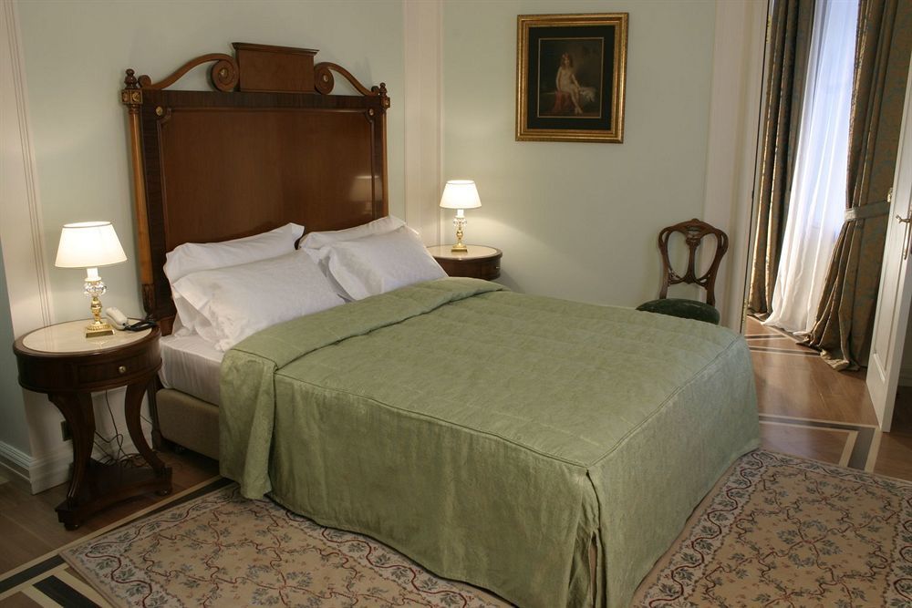 Savoy Hotel Moscow Room photo