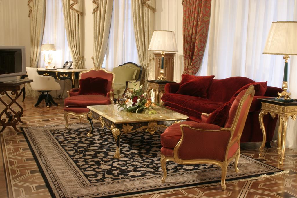 Savoy Hotel Moscow Room photo